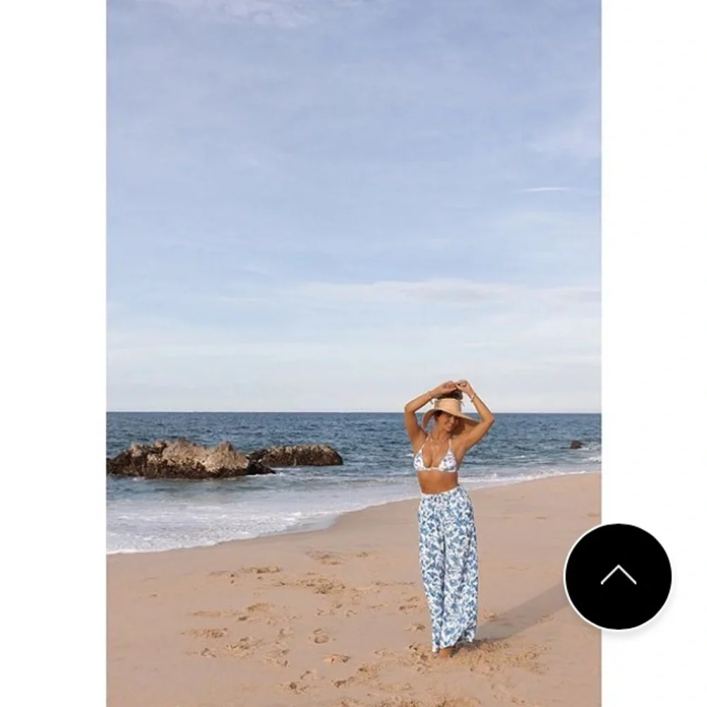 NWT!🌊 Gianni Bini x Shea Leigh Mills Waterloo Blue White Bikini Set* M! Rare✨ - Picture 10 of 12